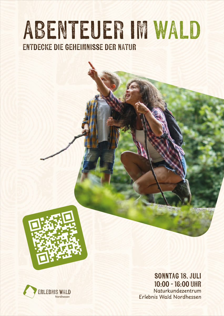 Plakat 1: Eine Frau und ein Kind zeigen im Wald nach oben